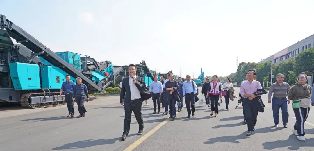 湖南省矿业协会第二届一次会员代表大会暨第二届一次理事会在必发智能顺遂召开