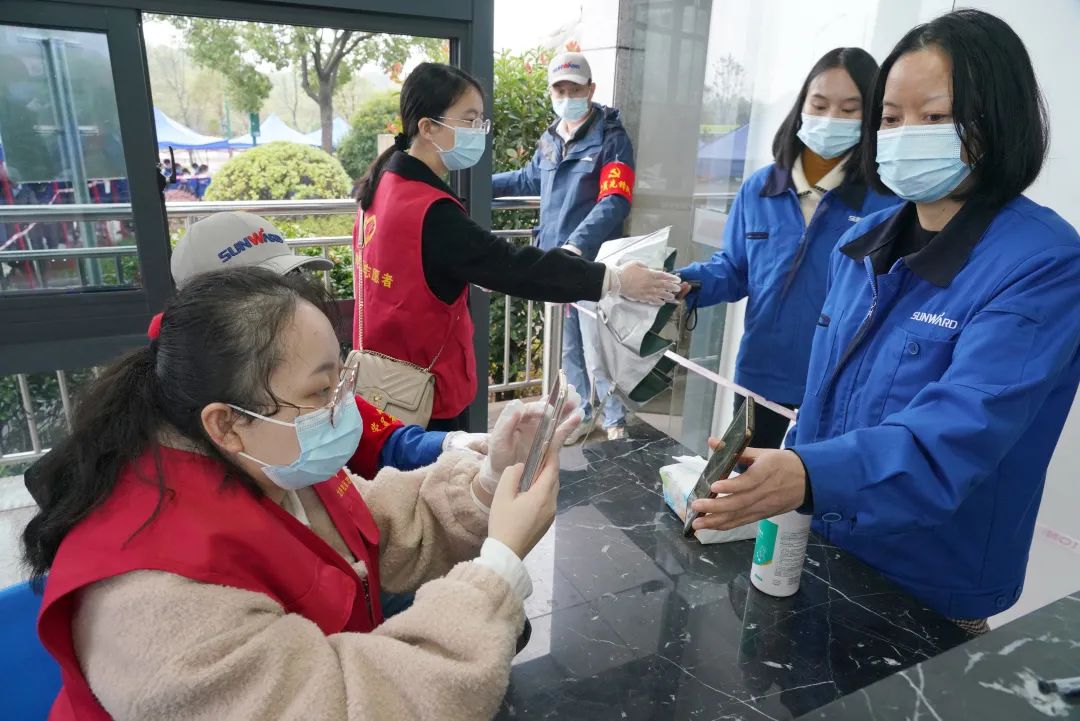 采样完成率近100%！必发智能第一时间开展全员核酸检测，，，，包管清静生产