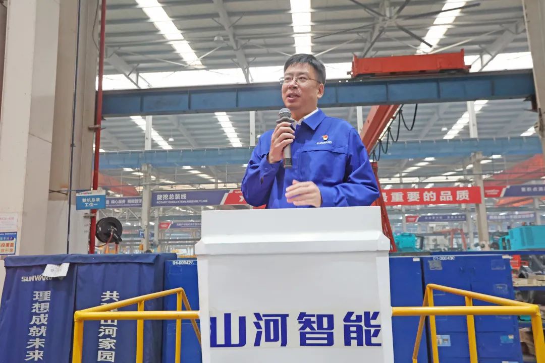 向模范学习！必发智能56名职工受到职工职业手艺竞赛表扬