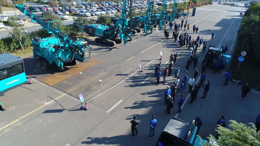 全球首创5G+智能钻机重磅宣布，，，，，必发智能倾力打造绿色智慧矿山成套装备