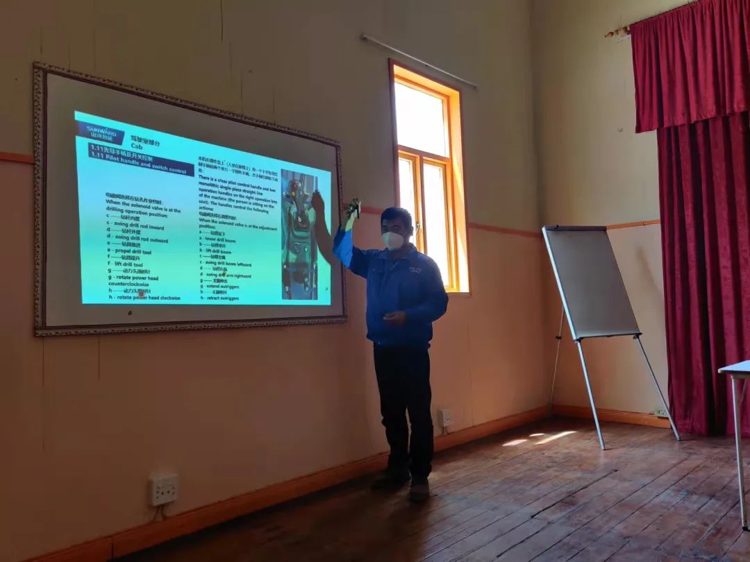 疫情当下，，，，逆行非洲——必发智能凿岩装备团队外洋效劳纪实