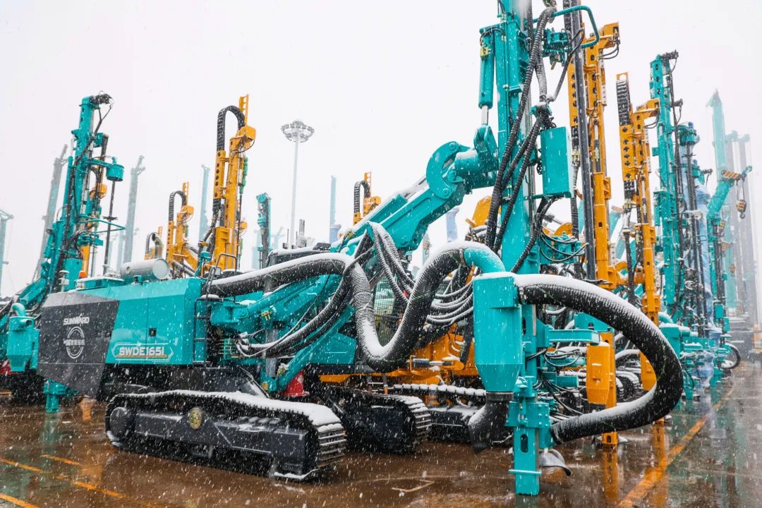 瑞雪兆有年，，，，邀您共赏雪中必发！