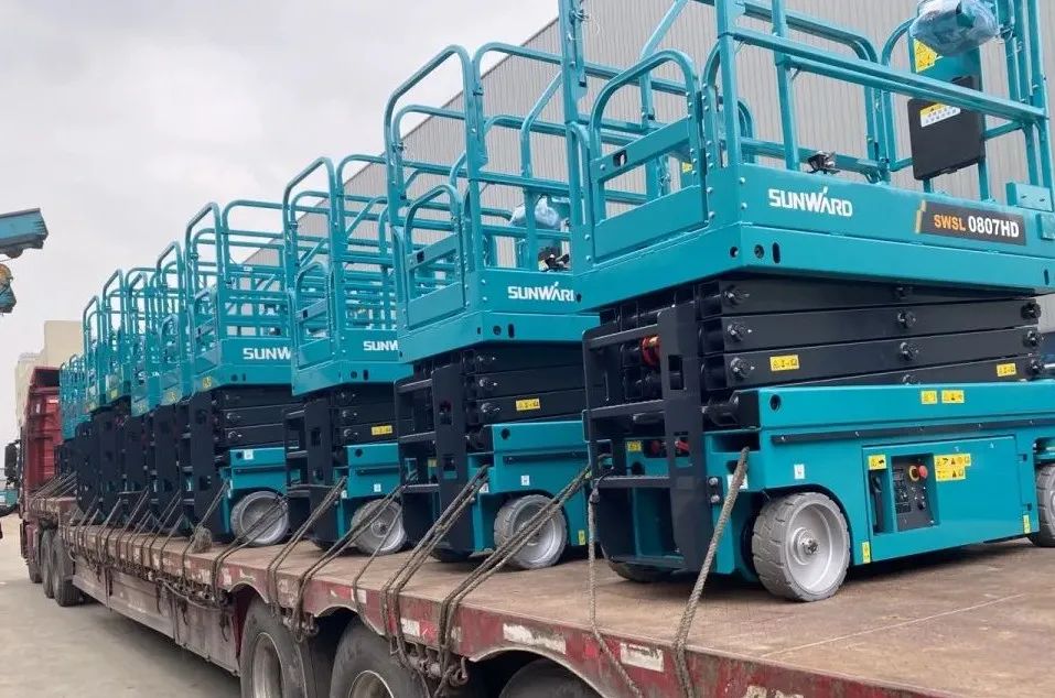 创下单日最高发货量纪录！必发高机装备集中发货