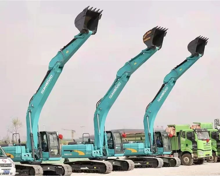 必发智能挖掘机亮相贵阳大数据科创城项目开工仪式