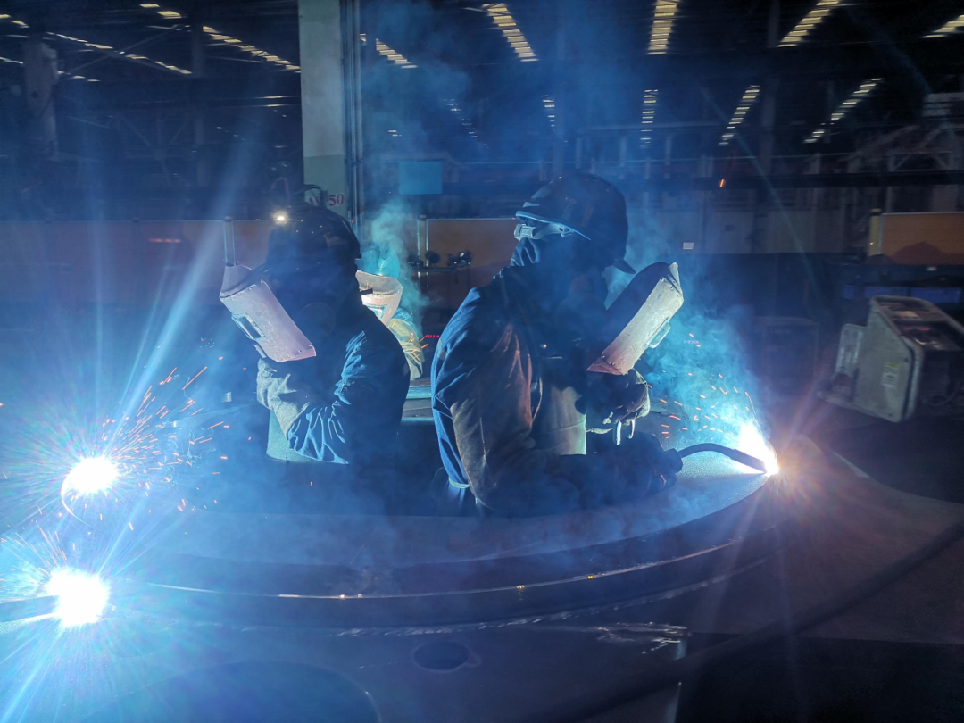 必发匠心 | 一把焊枪“点亮”绚烂人生