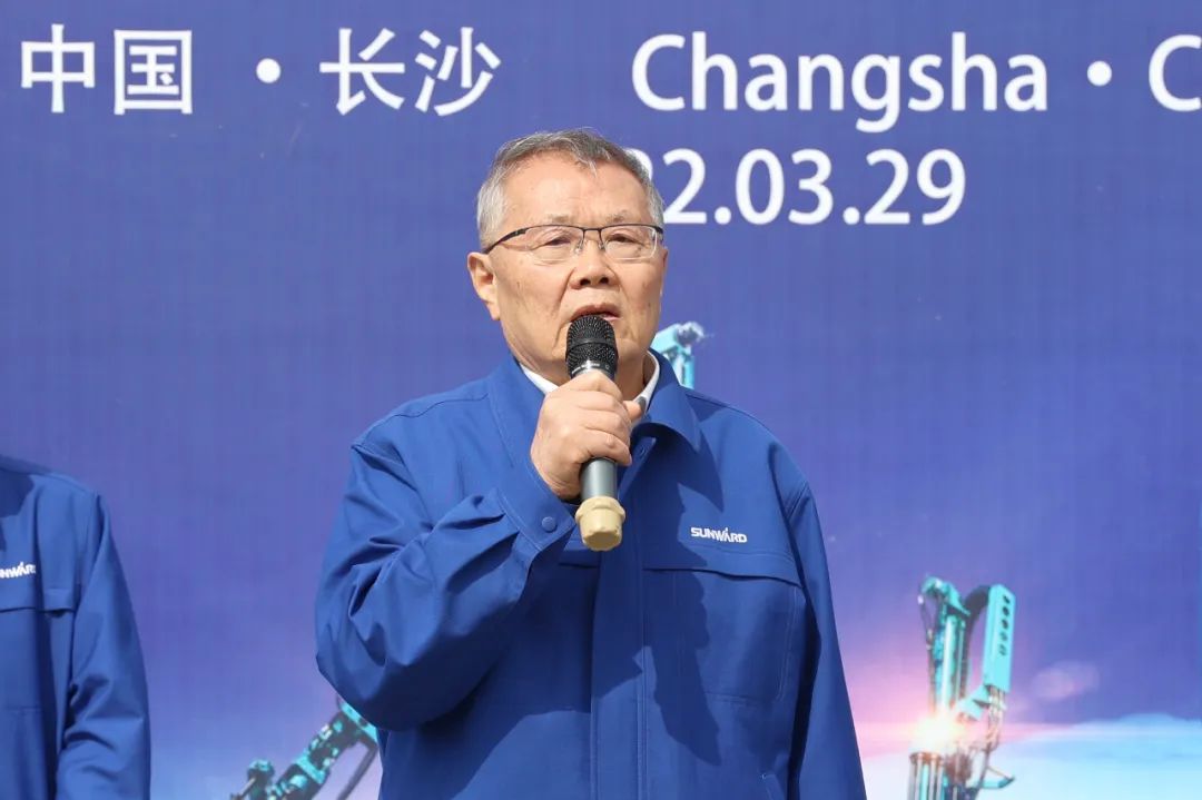 征战全球市。。。。。”胤⒅悄茉溲易氨概糠⒒