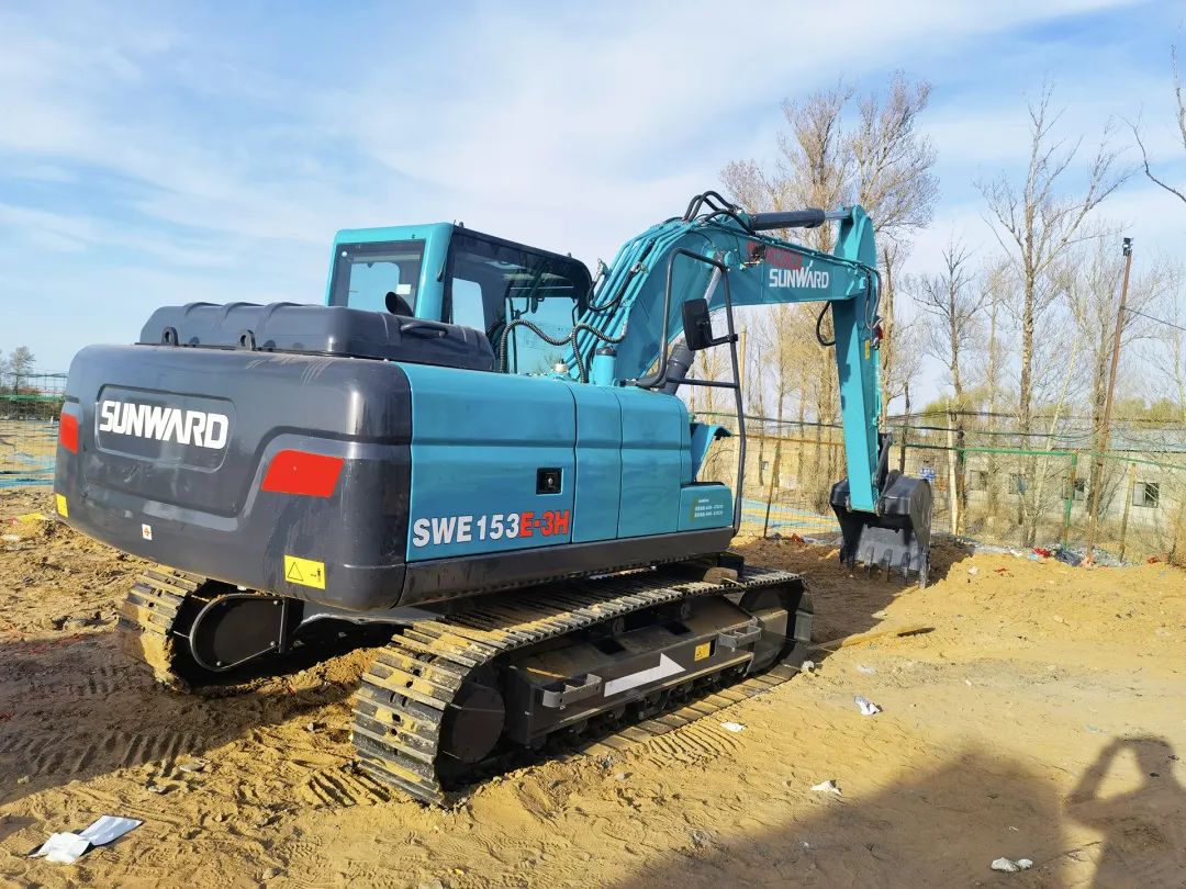 冲、冲、冲！带您感受必发智能挖掘机火热交机时刻