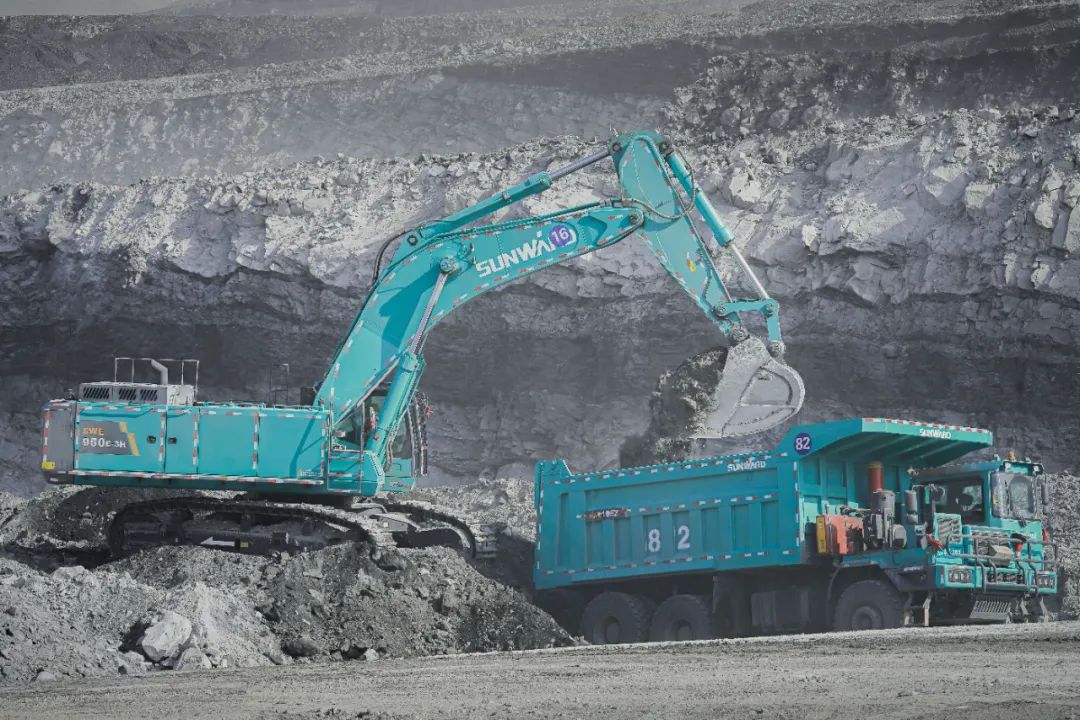 图集 | “必发绿”满矿山！必发智能矿山成套装备实力“亮剑”