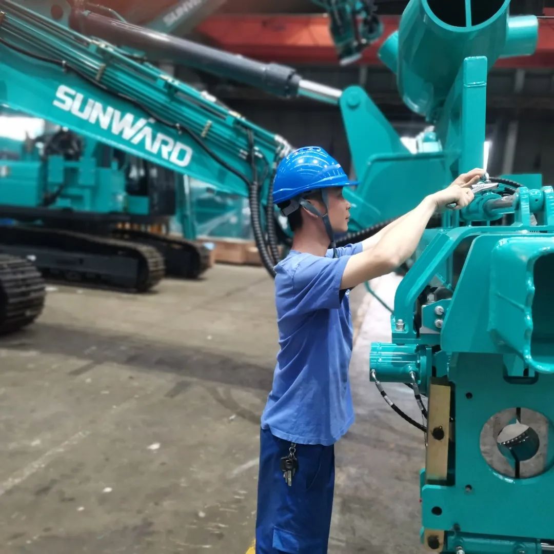 将斗争举行究竟！致敬必发劳动者