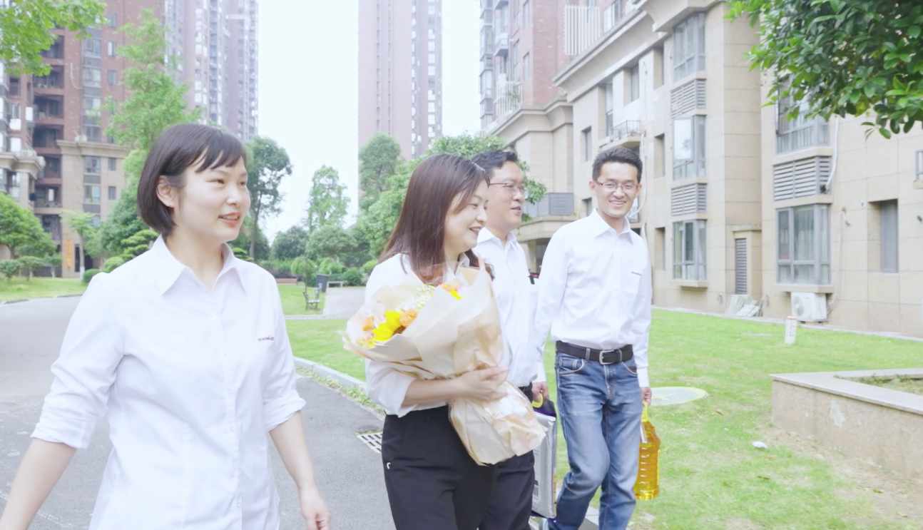 在母亲节，，，，向你们死后的妈妈送去“必发家园”的温暖