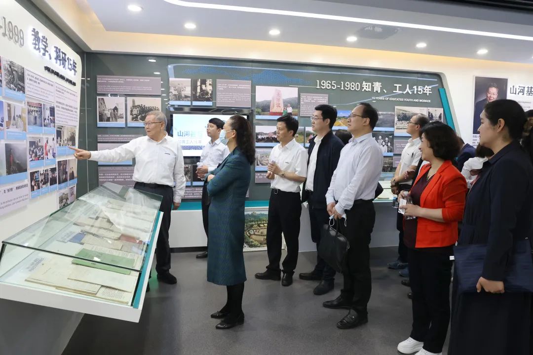 深化产学研相助！中南大学校长、中国工程院院士田红旗率团造访必发智能