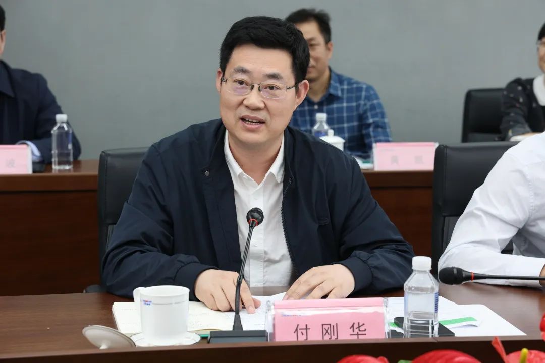 深化产学研相助！中南大学校长、中国工程院院士田红旗率团造访必发智能