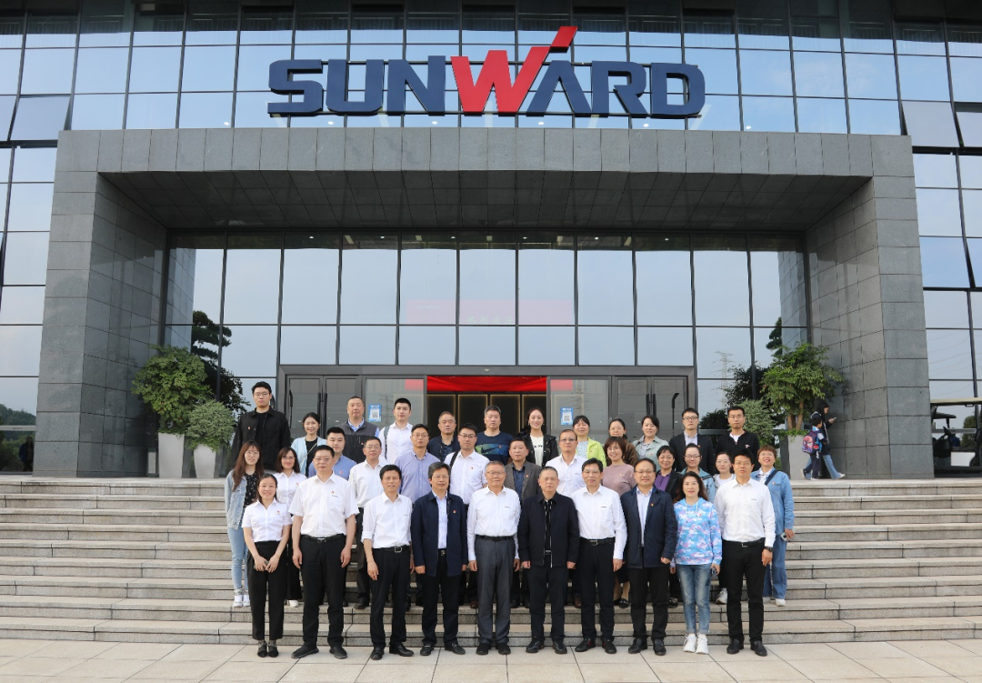 中南大学副校长郭学益率科学研究部一行调研必发智能