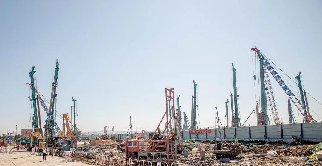 “必发绿”再现大湾区！必发智能旋挖钻机组团助建广州白云机场项目