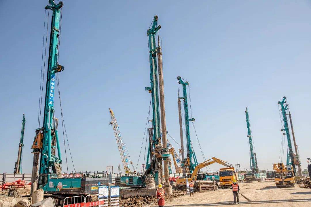 “必发绿”再现大湾区！必发智能旋挖钻机组团助建广州白云机场项目