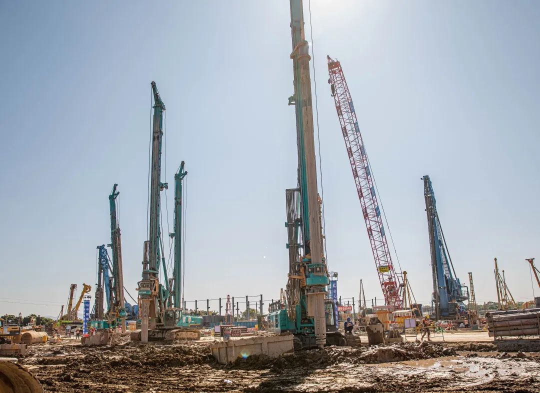 “必发绿”再现大湾区！必发智能旋挖钻机组团助建广州白云机场项目