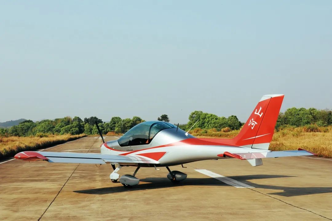 图集 | 阿若拉穿“鲨”衣，，，，，尚有更多套装为天空添彩！