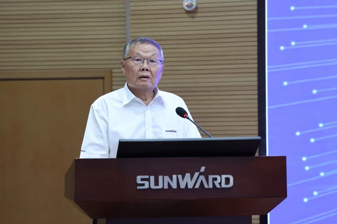 立异引领，，，，，，，智造未来！“2022院士专家长沙行”高端装备高质量生长钻研会盛大举行