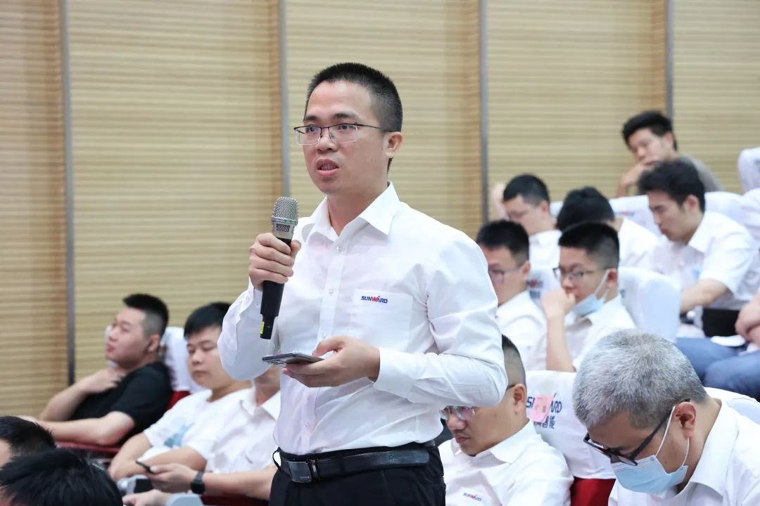 立异引领，，，，，，，智造未来！“2022院士专家长沙行”高端装备高质量生长钻研会盛大举行