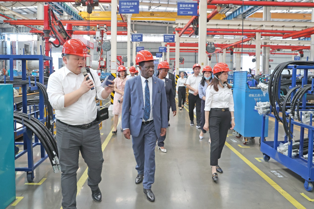 马拉维大使一行考察必发智能