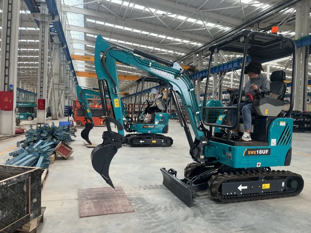 “太绝了！”必发智能代表长沙精彩亮相湖南省第一届职业手艺大赛特技绝活展演