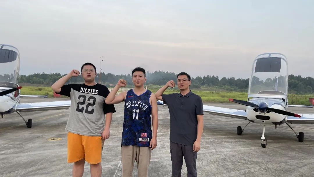 冲上云霄！湖南必发通航学员乐成单飞