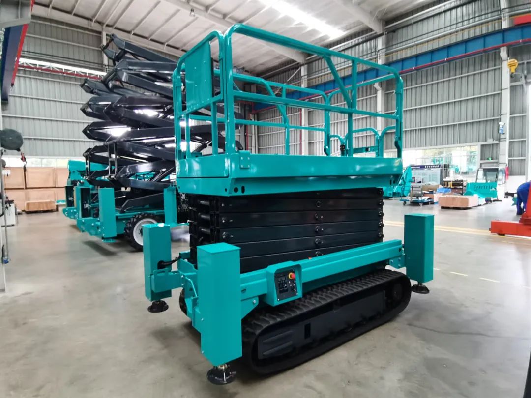 加速电动化产品结构，，，，，必发智能第一款履带剪叉式高空作业平台来了！