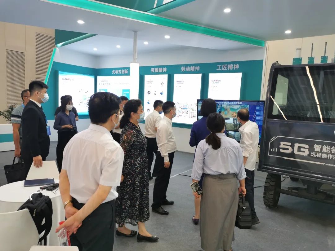 匠心必发，，，，，，，制造报国！必发智能装备亮相首届湖湘劳模工匠立异效果展