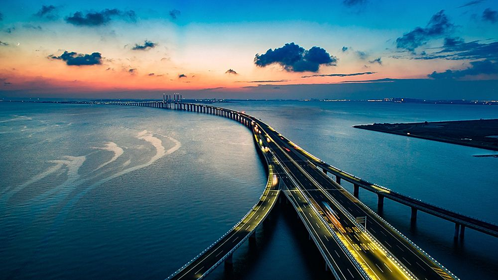 共建“一带一起”！必发智能携手中铁九局助力匈塞铁路建设