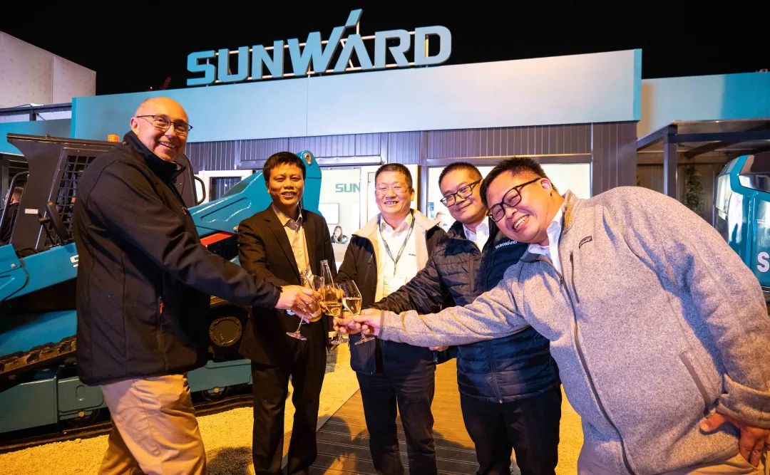 Bauma 2022 | 一组火热现场图带您重温必发智能德国宝马展之旅