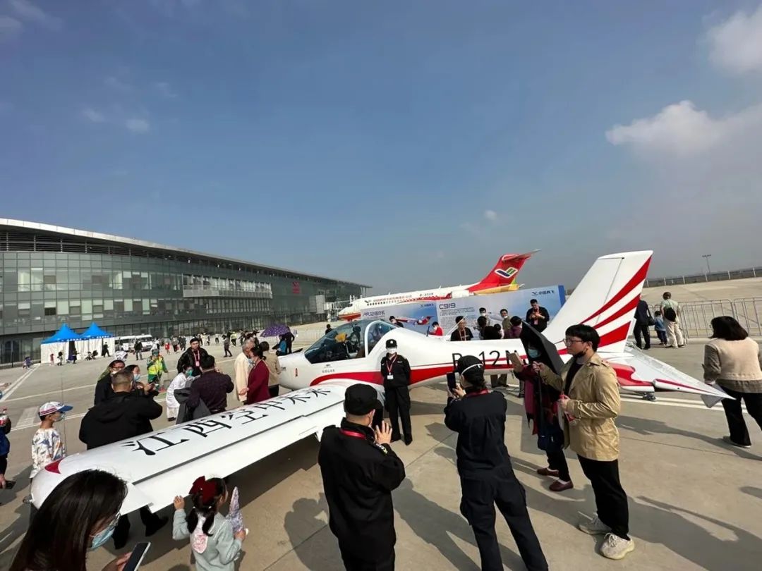 逆势翱翔！必发航空携手相助同伴亮相2022南昌航行大会