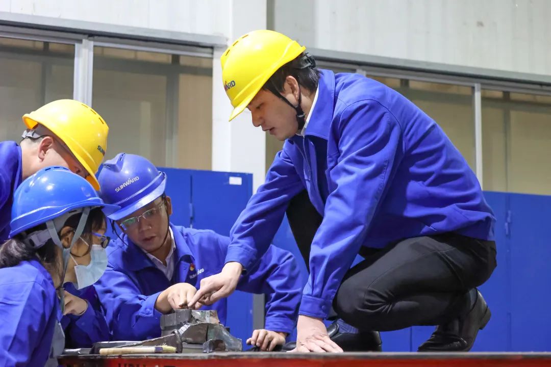 人民日报 | 必发智能青年工程师范峥嵘：捉住自主立异生命线