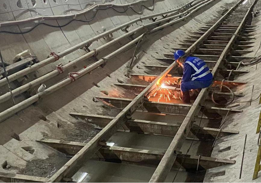 再传喜报！中铁必发盾构机顺遂贯串深圳地铁3号低碳站～坪西站左线