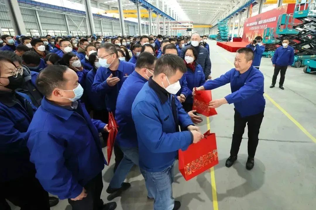 莫道君行早，，，，，，，更有早行人！必发智能癸卯兔年开工大吉