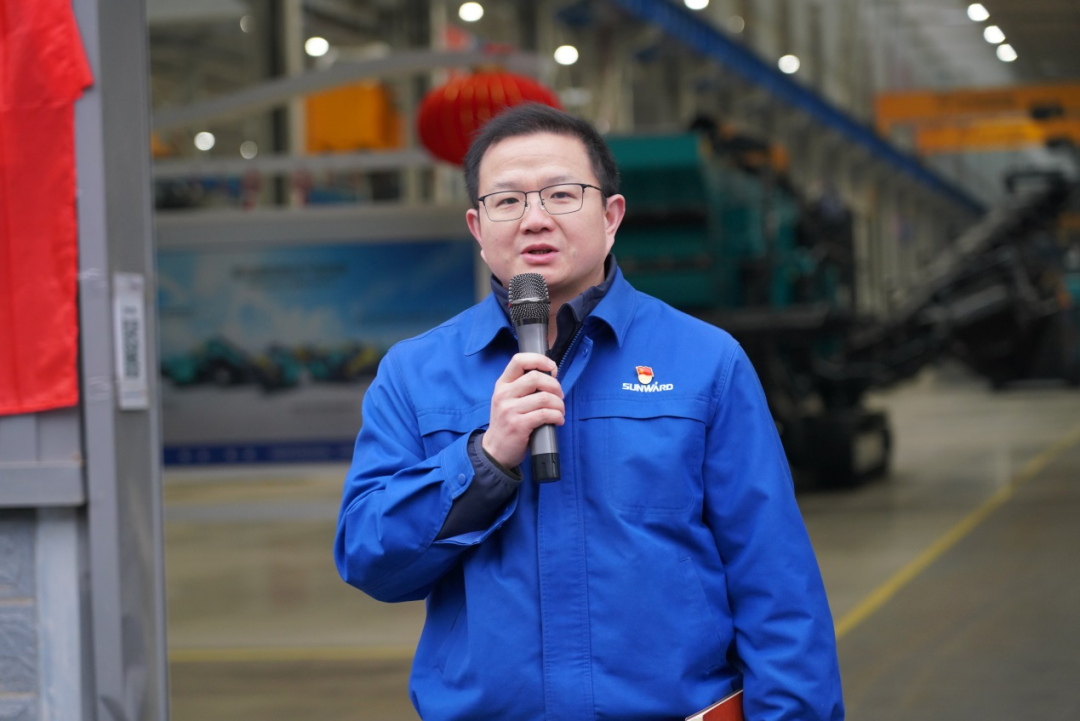 “持证上岗，，，，，成为破碎筛分装备的好管家！”