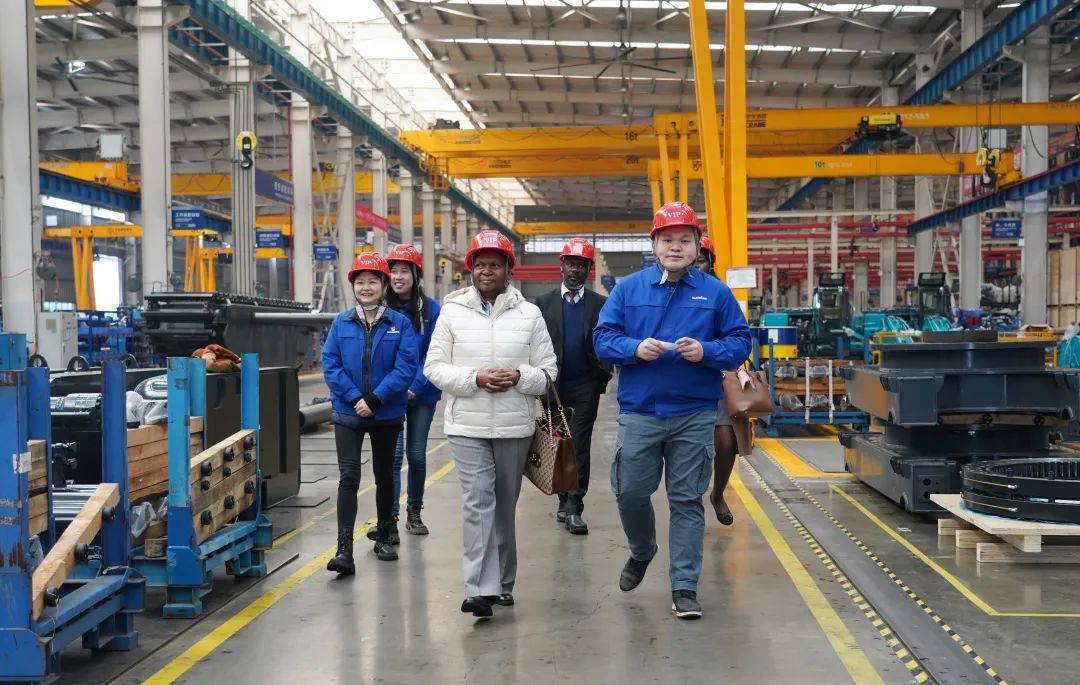 乌干达驻华大使到访必发智能