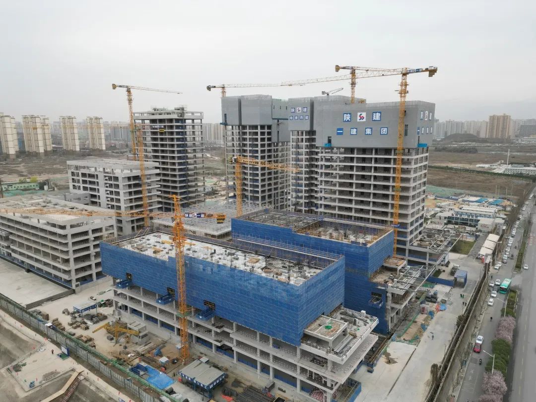 郁勃西北！必发江麓修建起重机械助建西安都会经济圈