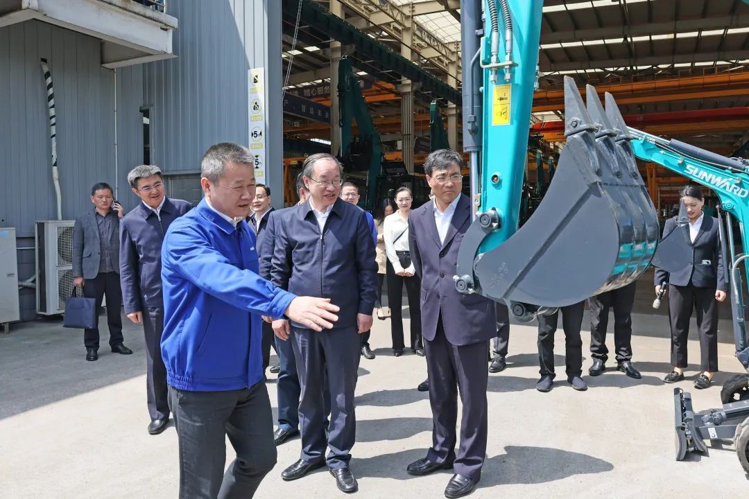 人社部党组成员、副部长俞家栋考察调研必发智能