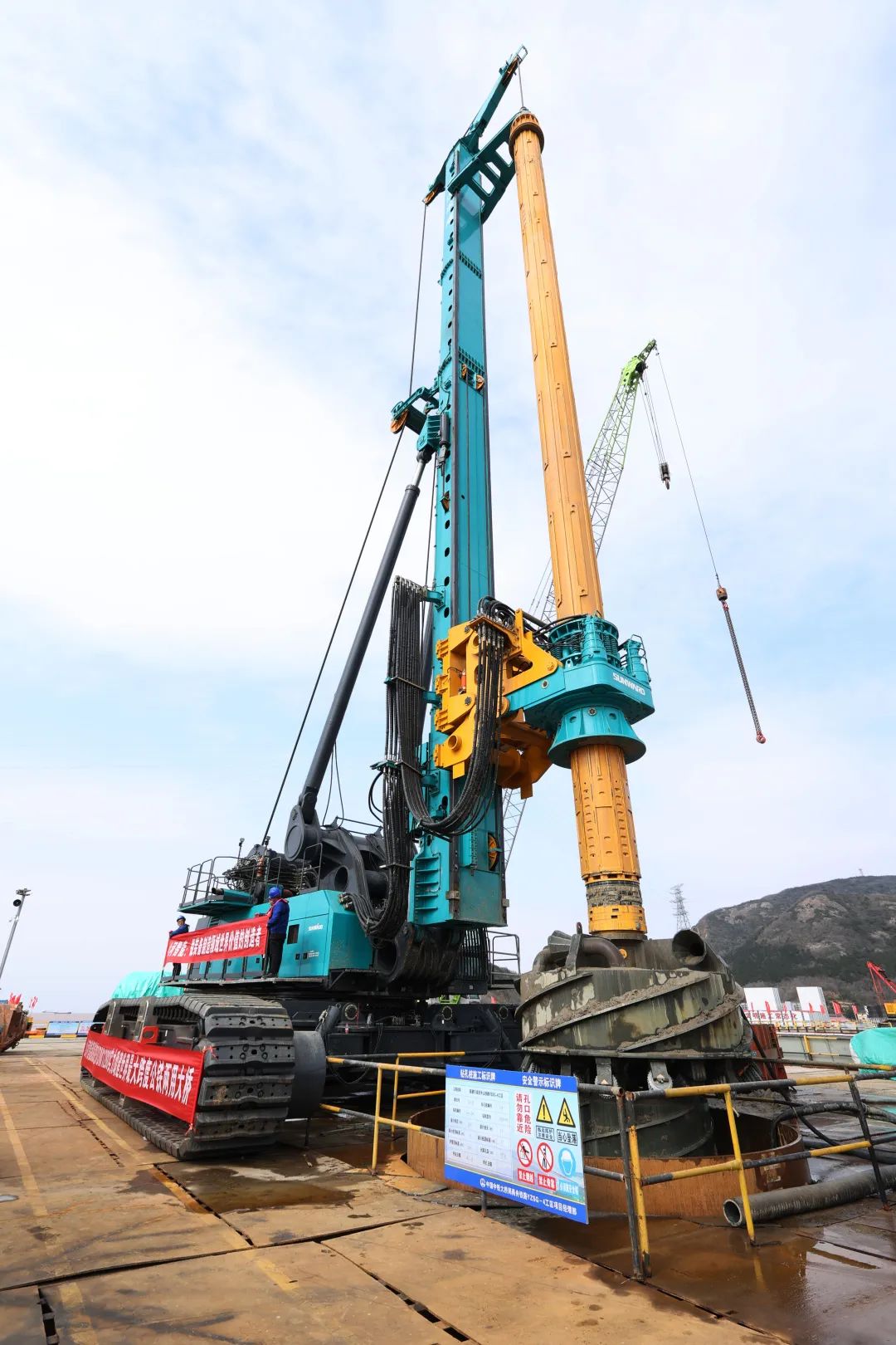 超等装备助建超等工程！必发智能超等旋挖钻机SWDM1280推介会乐成举行