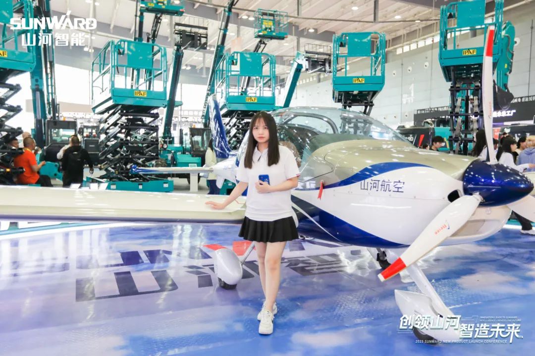 闪灼2023 CICEE！看必发智能“明星产品”有多“炫”