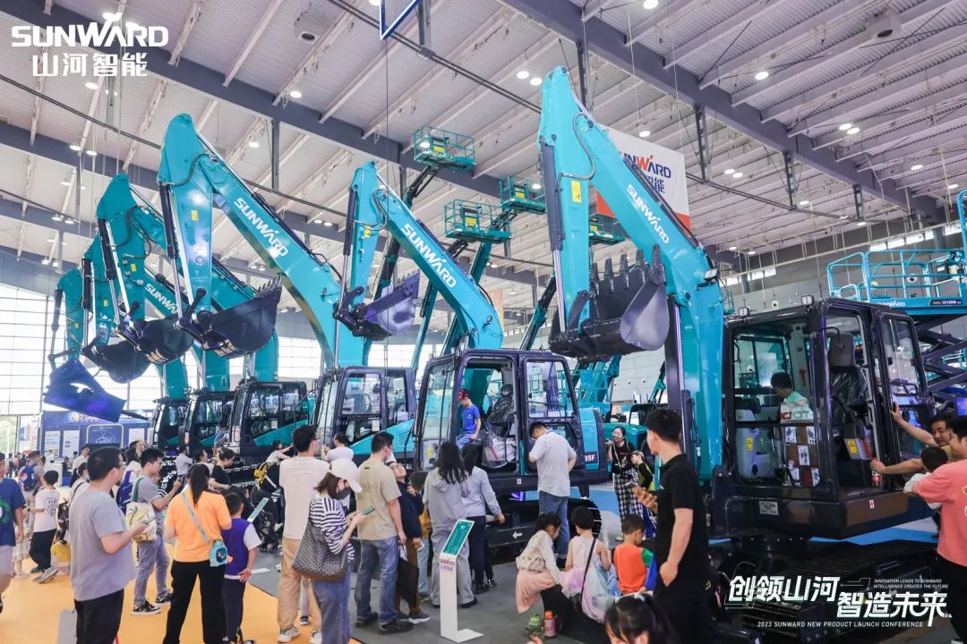 2023 CICEE | 全球工程机械盛会完善落幕！必发智能交出闪亮答卷