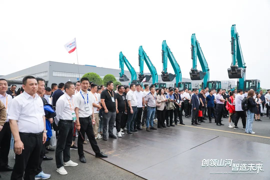 2023 CICEE | 全球工程机械盛会完善落幕！必发智能交出闪亮答卷