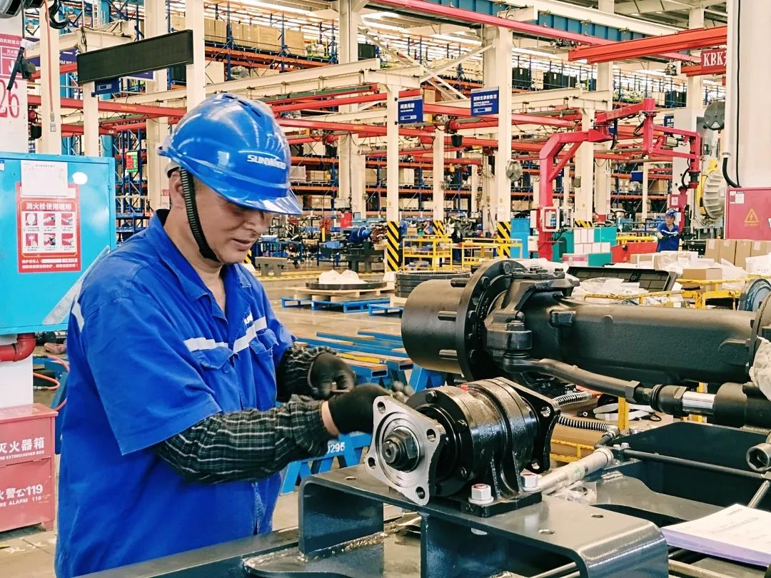 劳动庆幸，，，，创立伟大！纪录那些通俗且伟大的劳动瞬间