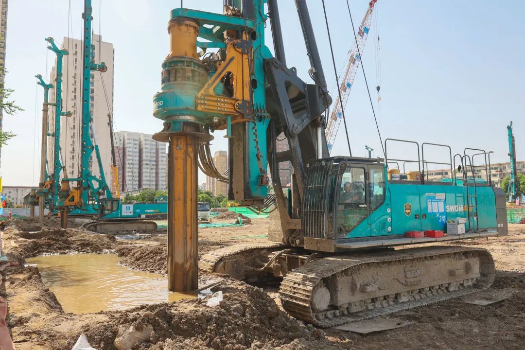 闪灼首都！必发智能旋挖钻机集群助力民生工程