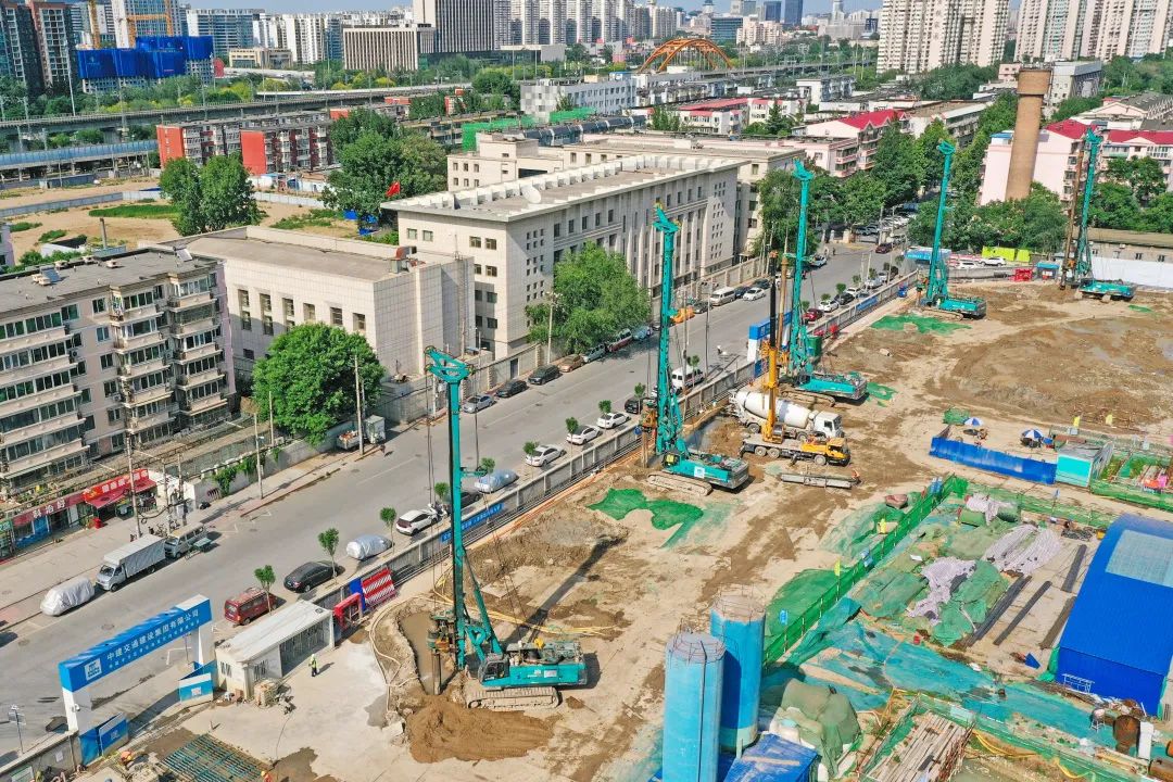 闪灼首都！必发智能旋挖钻机集群助力民生工程