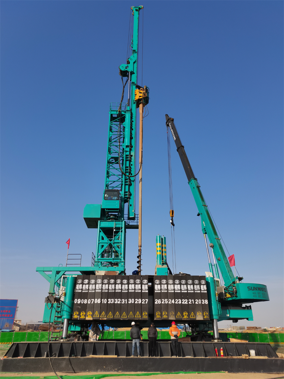 两项单冠，，，，，，，行业唯一！必发智能两款桩工产品同获制造业单项冠军