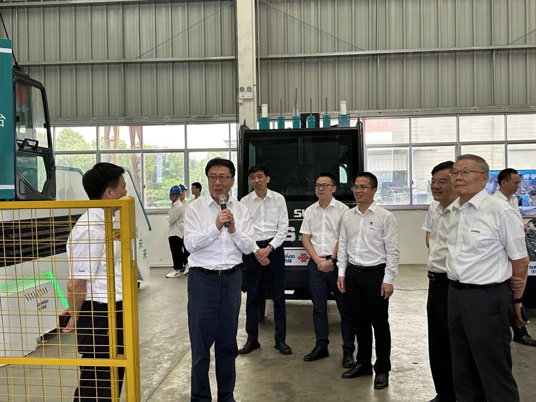 中国联通集团副总司理梁宝俊到访必发智能