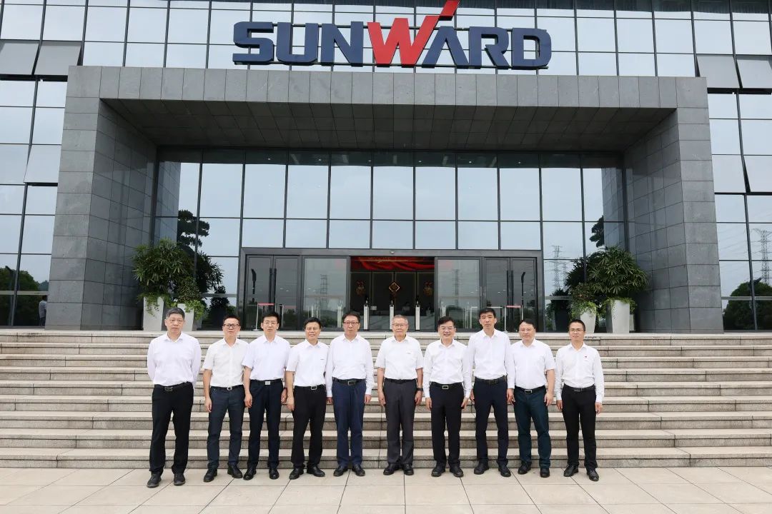 中国联通集团副总司理梁宝俊到访必发智能