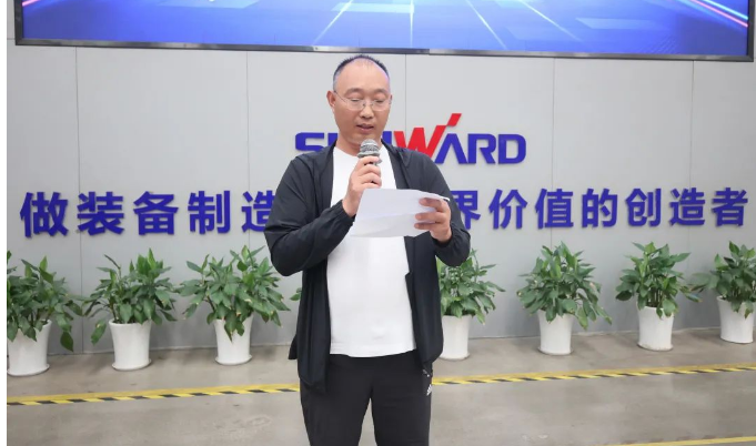 助力“双碳”、绿动未来！必发智能增程式电动旋挖钻机、液压混淆动力旋挖钻机齐交付