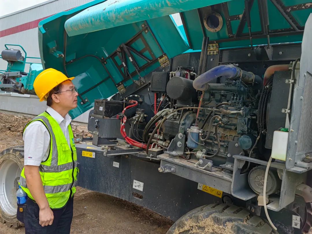 谛听客户心声！必发智能高空机械“效劳万里行”走进东北